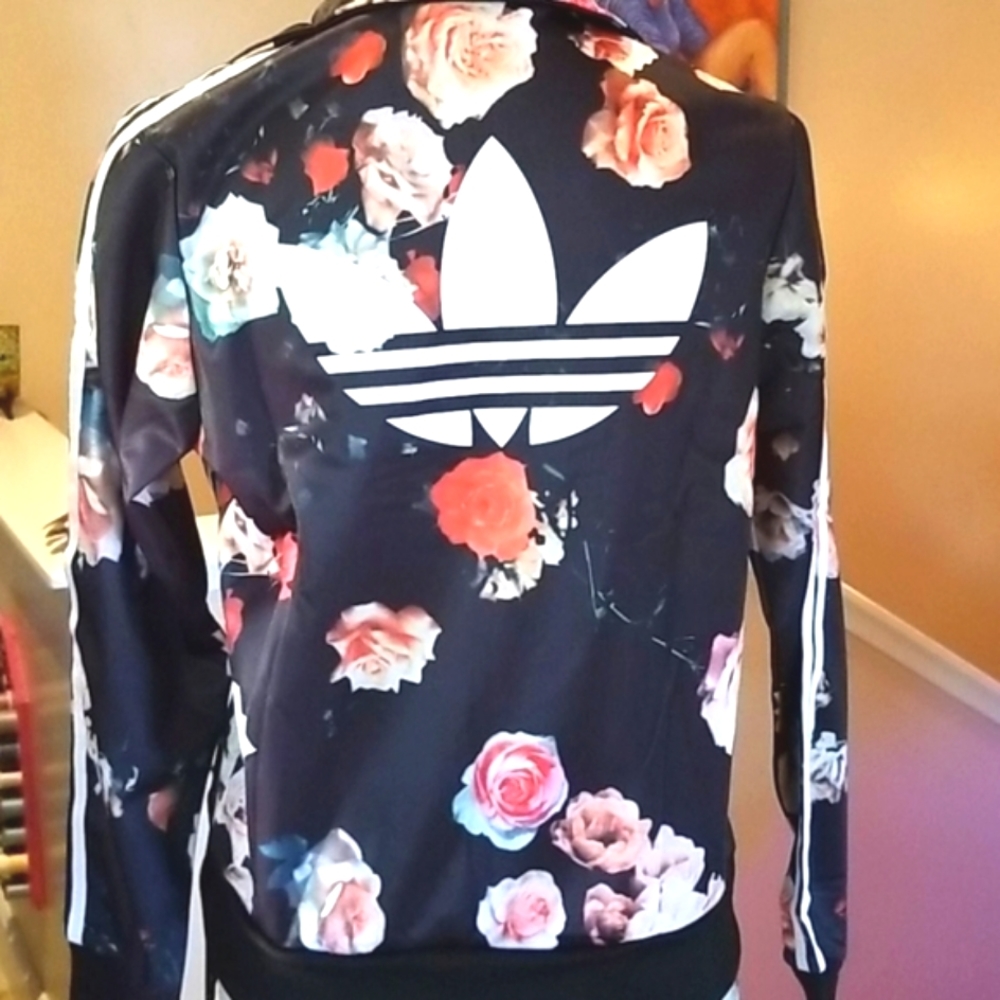 RITA ORA Adidas Black BG FLOATING Pink RED ROSES Track Jacket Legging SET NWOT S - Picture 6 of 16